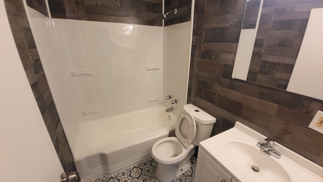 3701 Whitney Ave - Photo 7 of 20