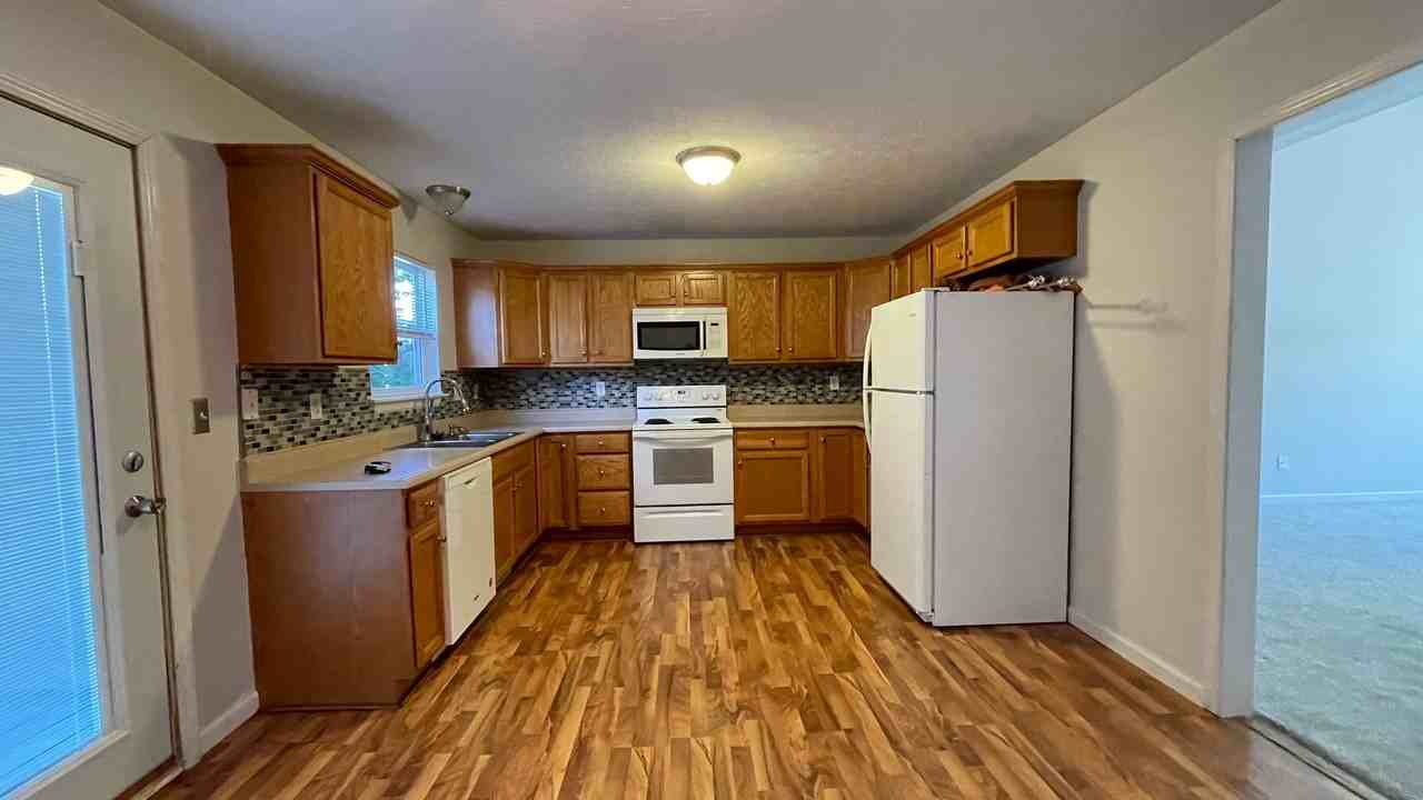 1983 Ellison Dr - Photo 6 of 17