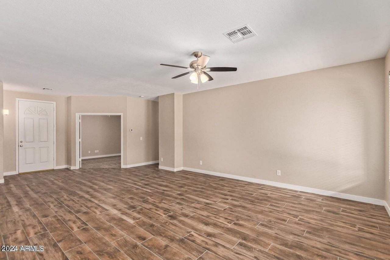 3229 E Cullumber St - Photo 2 of 30