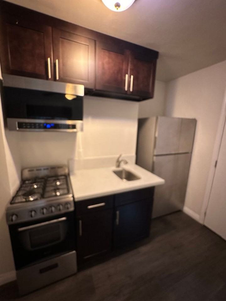 103 North Catalina Avenue - Photo 3 of 8