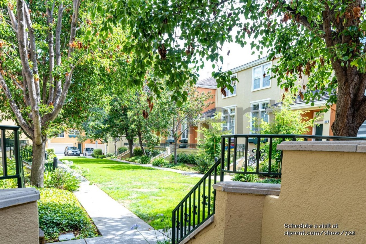 3637 Fitzsimmons Cmn - Photo 2 of 13