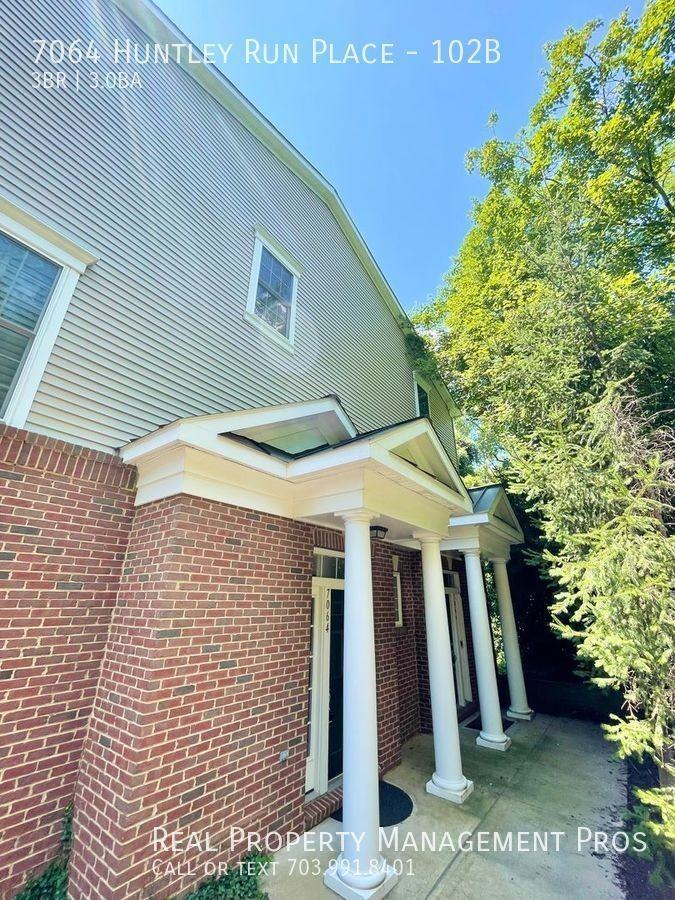7064 Huntley Run Pl #102B - Photo 2 of 26