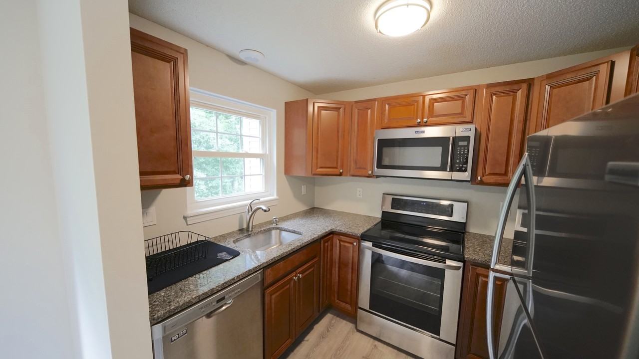 64 Crystal Ln #A - Photo 6 of 31