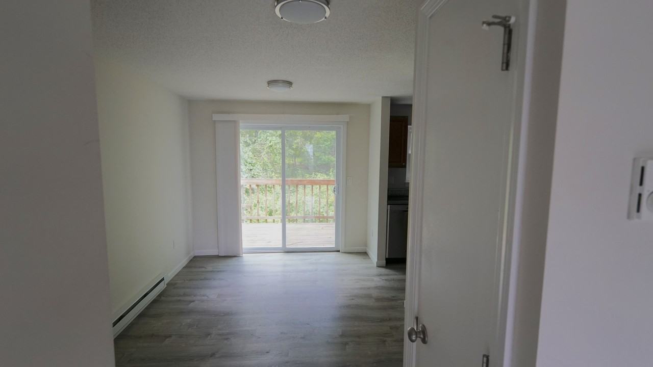 64 Crystal Ln #A - Photo 3 of 31