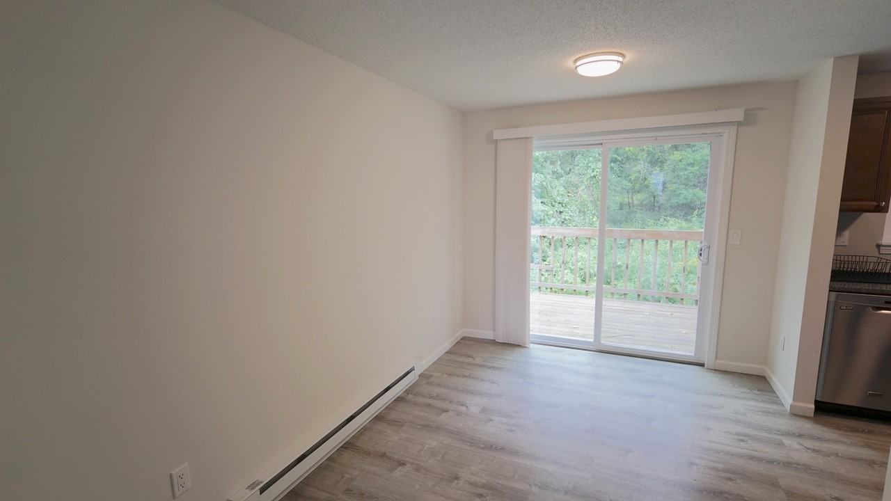 64 Crystal Ln #A - Photo 4 of 31