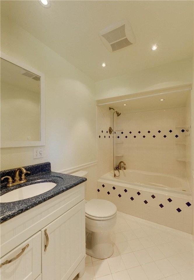 23405 53rd Ave W - Photo 2 of 5