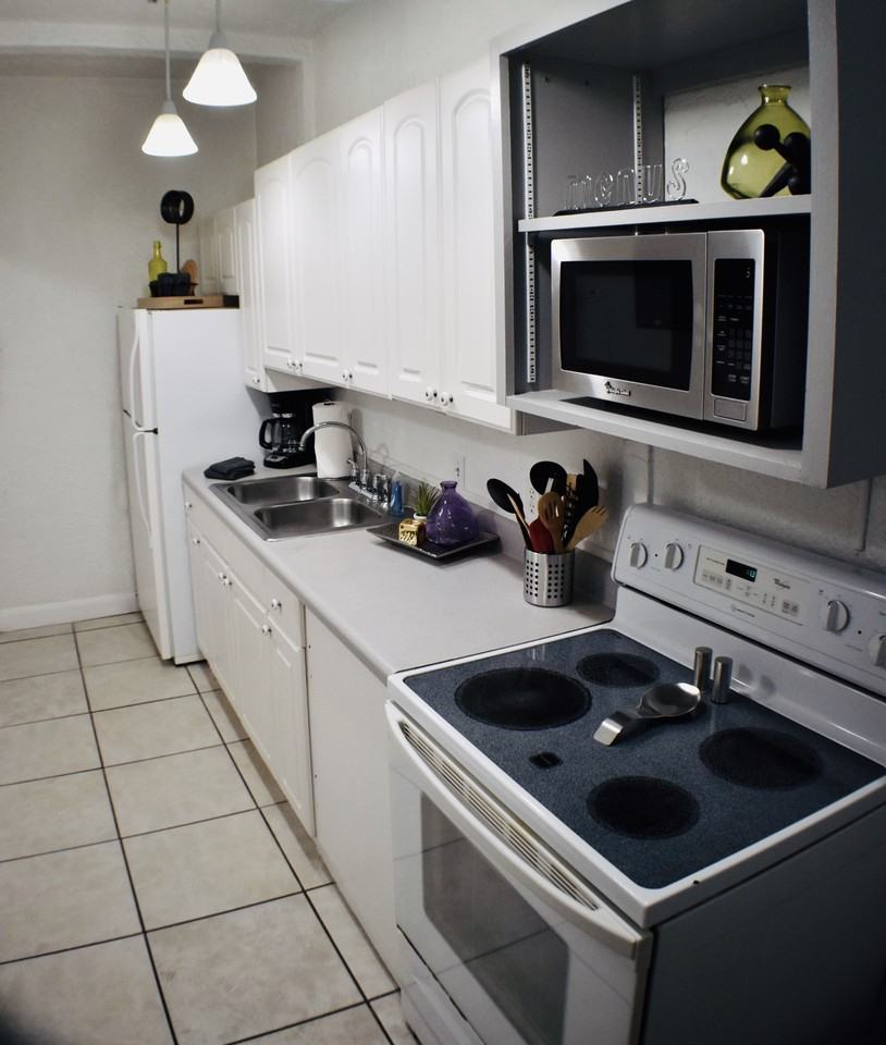 407 S Melville Ave #11 - Photo 3 of 5