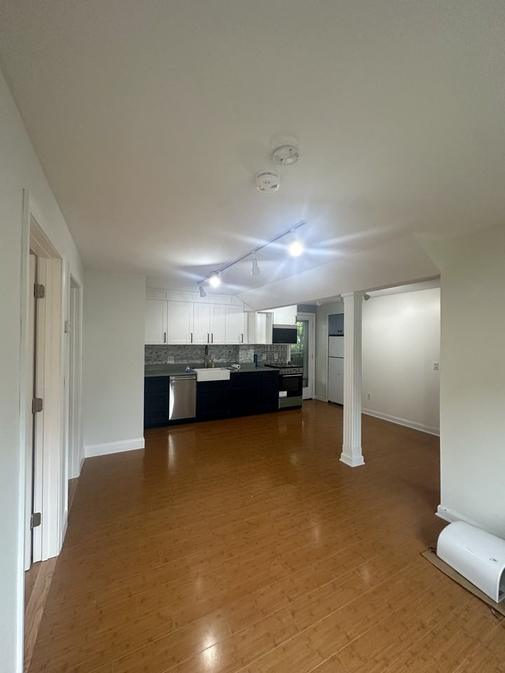 29 Sherwood Rd #1