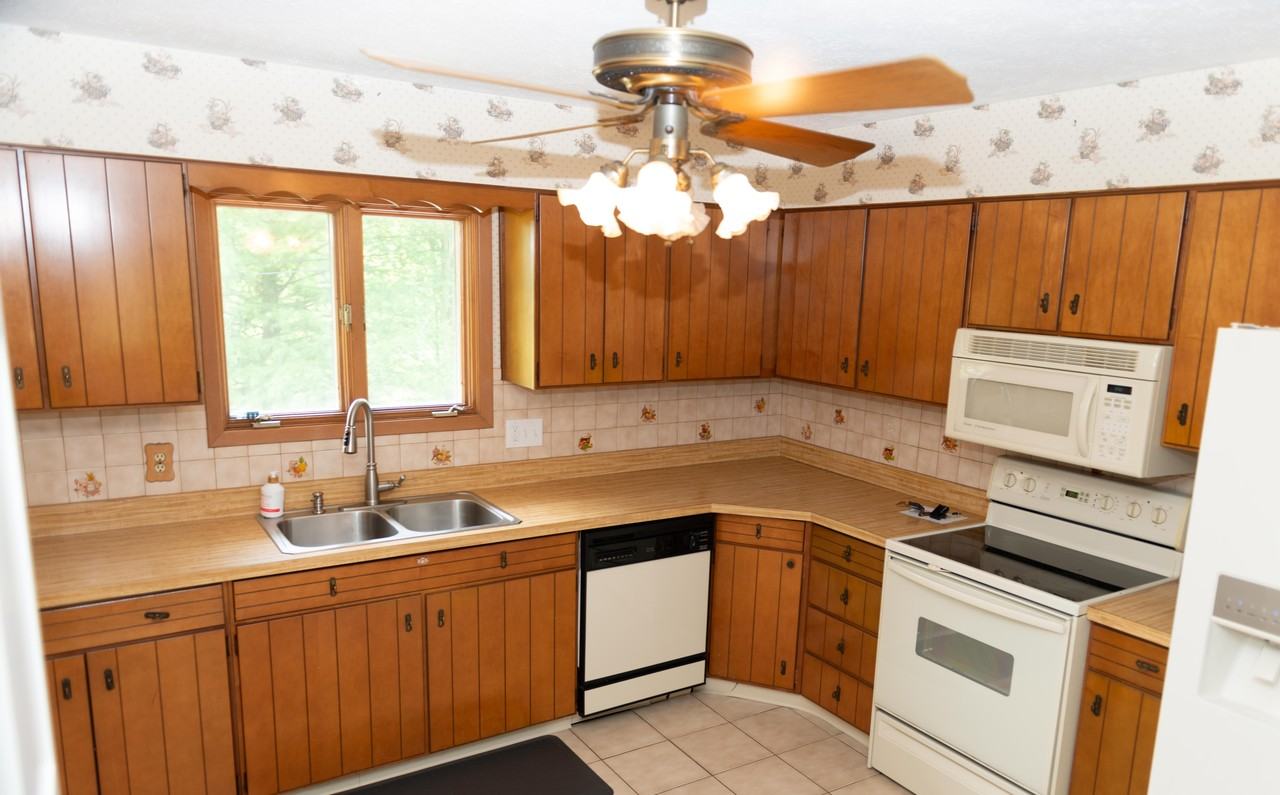 10976 Shaker Dr #NA - Photo 3 of 10