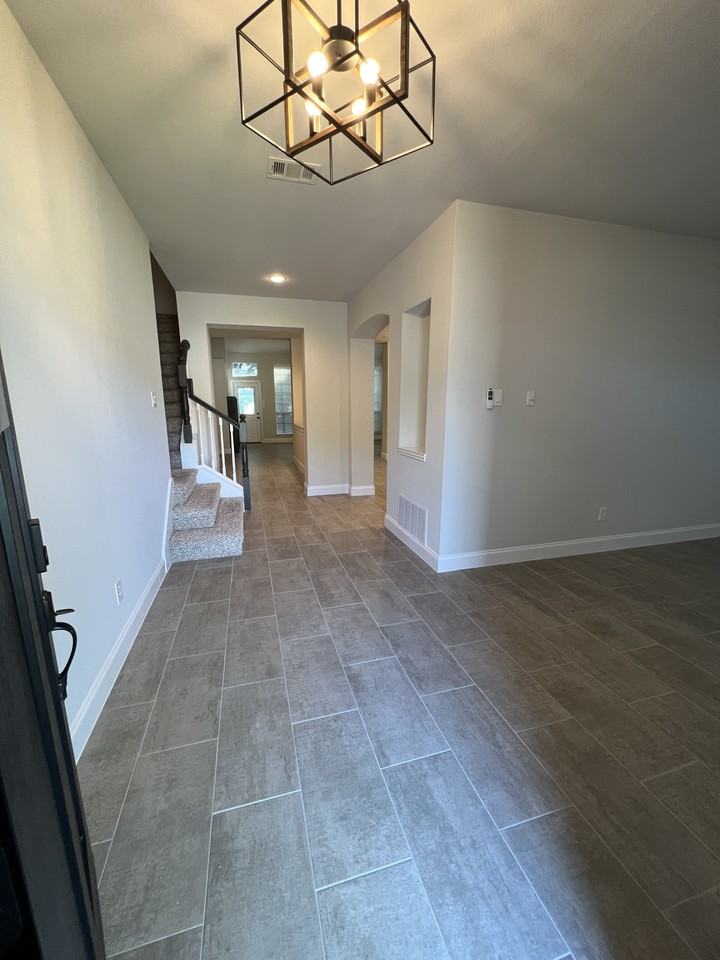 4205 Sharondale Dr #NA - Photo 3 of 33