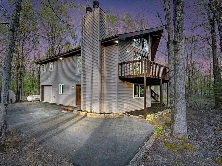 30 Thoreau Cir - Photo 3 of 15