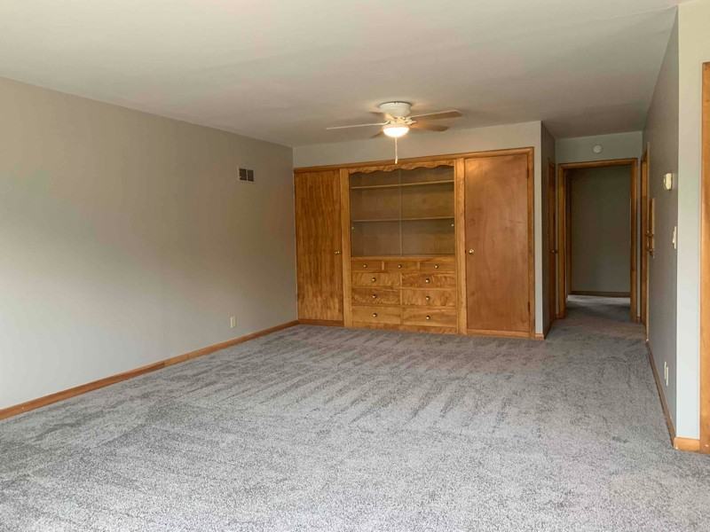 914 N Pine St #1 - Photo 2 of 7