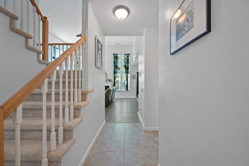 1011 Point Way - Photo 3 of 36