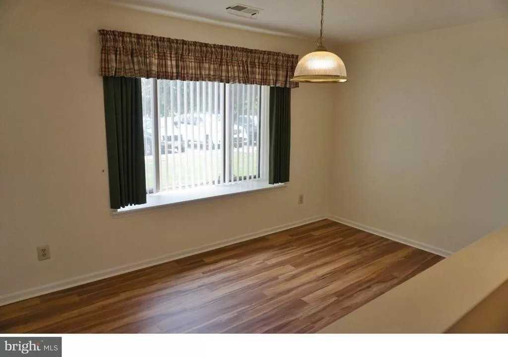 206 South Snowdon Court - Photo 5 of 21