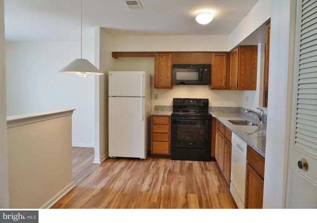 206 South Snowdon Court - Photo 7 of 21