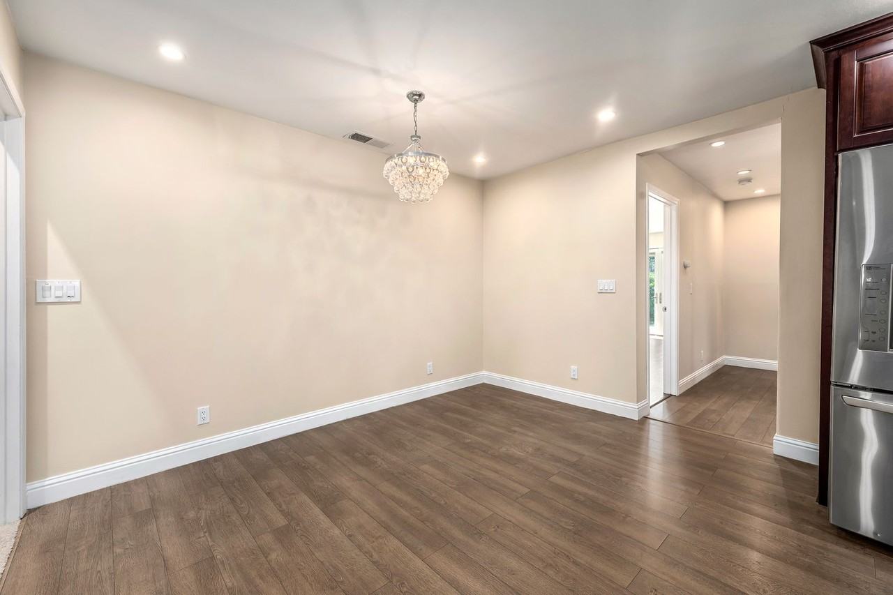 560 W Virginia St - Photo 3 of 20