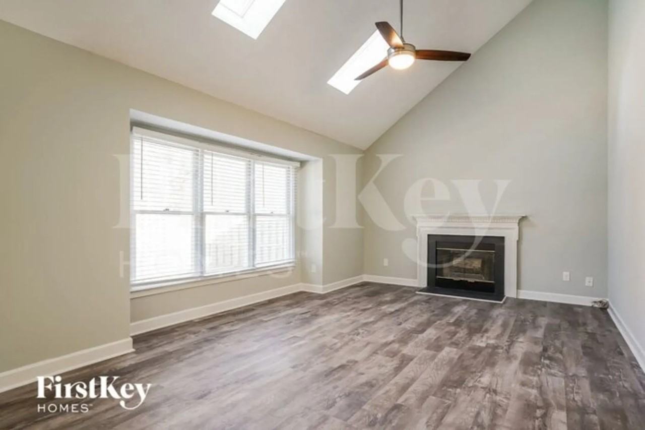 3622 Two Oaks Dr - Photo 3 of 15