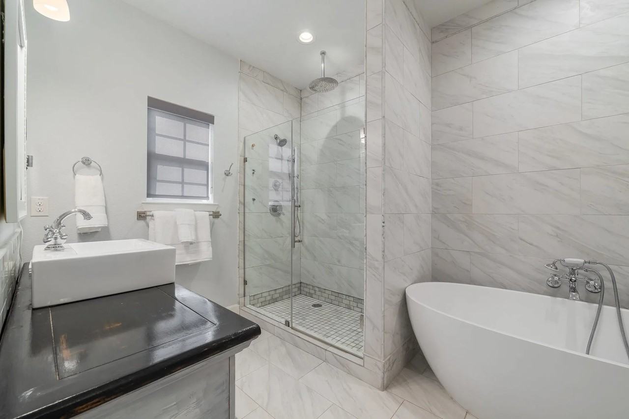 1208 Scenic Dr - Photo 2 of 36