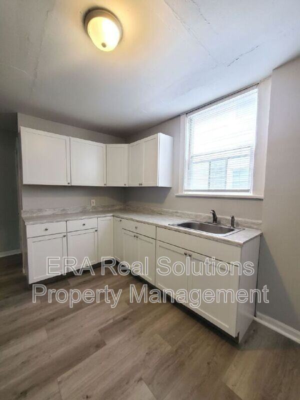 179 S Eureka Ave - Photo 2 of 21