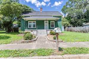 featured image of 654 Maywood St
