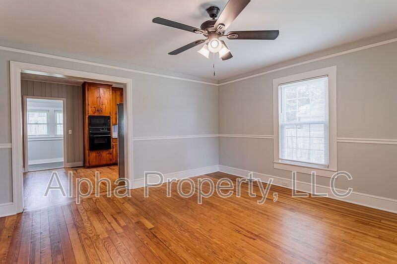 654 Maywood St - Photo 4 of 18