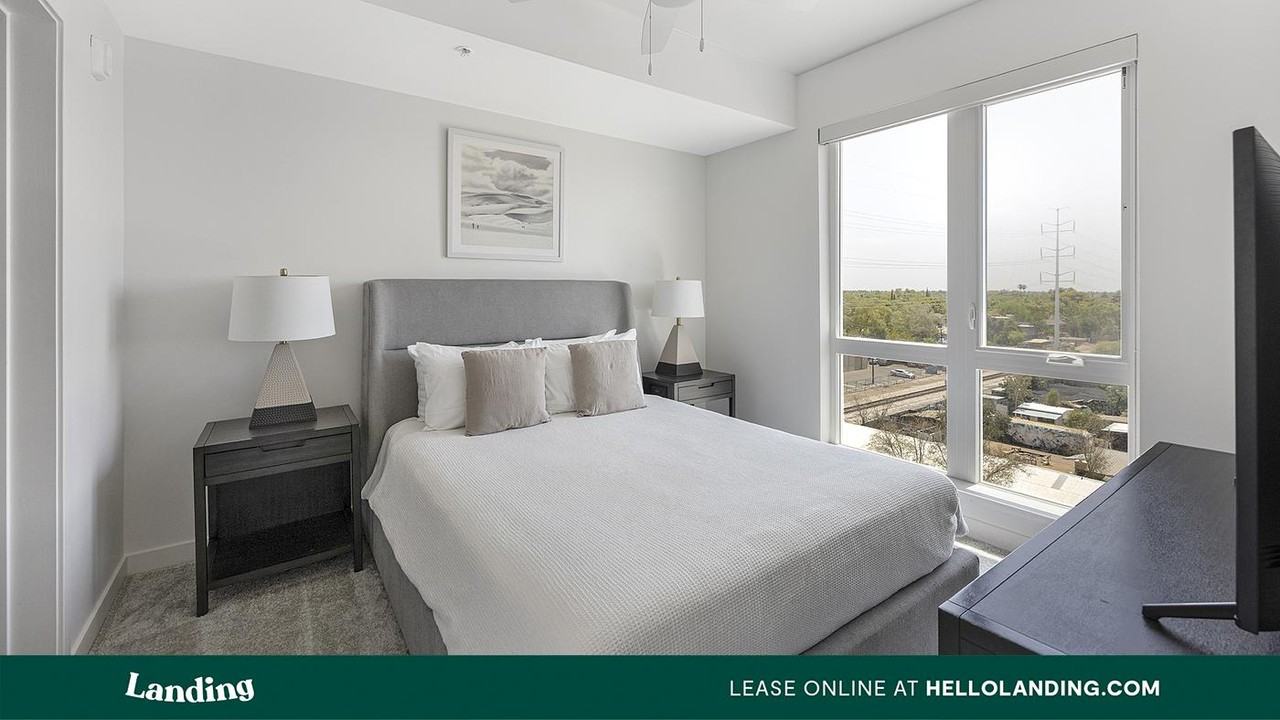 707 S Farmer Ave - Photo 4 of 50