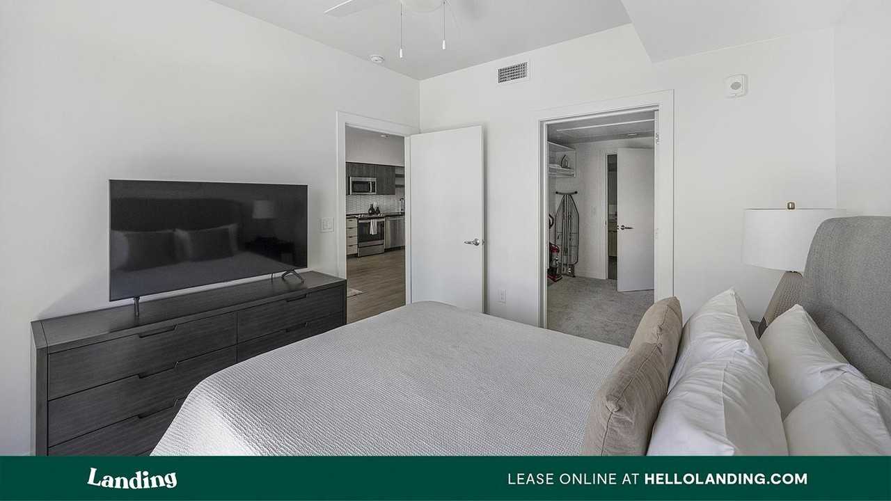 707 S Farmer Ave - Photo 6 of 50