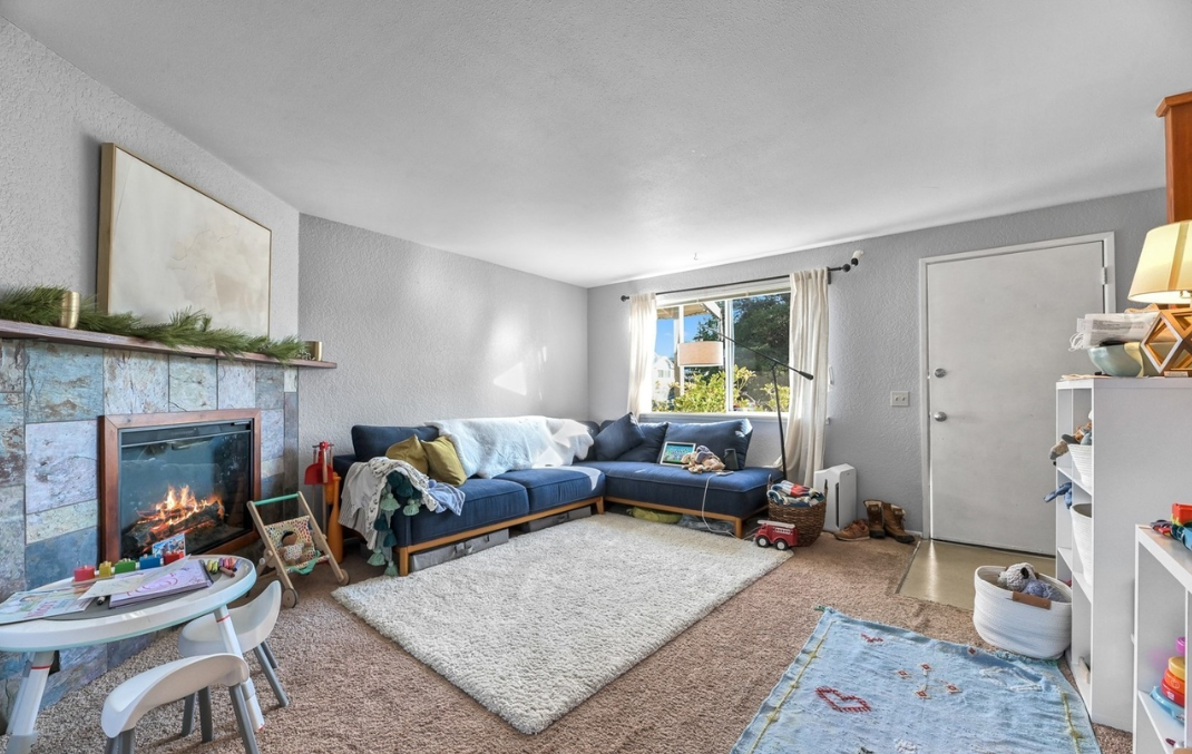 2025 Donovan Ave - Photo 3 of 9