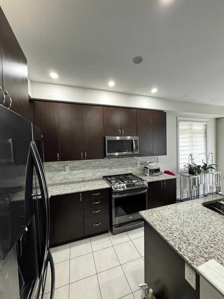 65 Sandwell Street - Photo 3 of 12