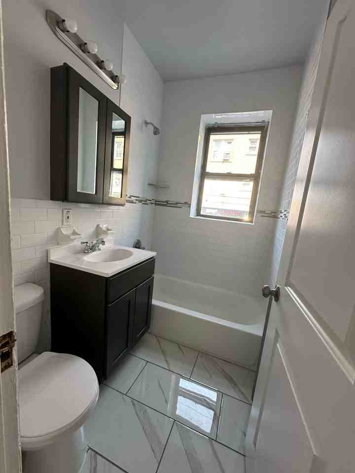 Hill Manor - Photo 6 of 6