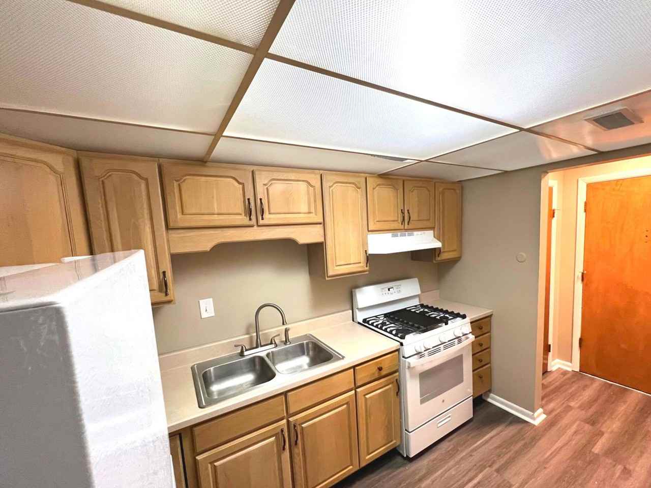 Giant Oaks Apartments - Photo 6 of 12