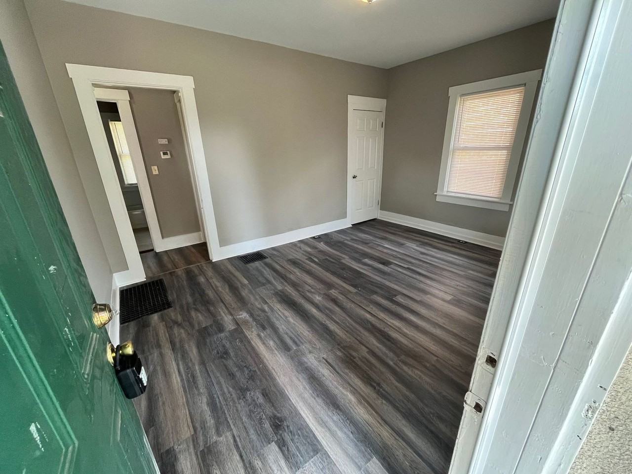 821 16th Ave - Photo 2 of 9