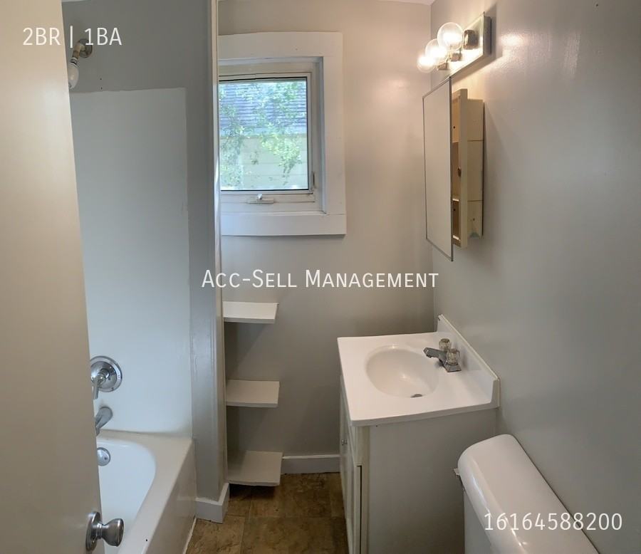 62 Calhoun St Sw - Photo 3 of 8