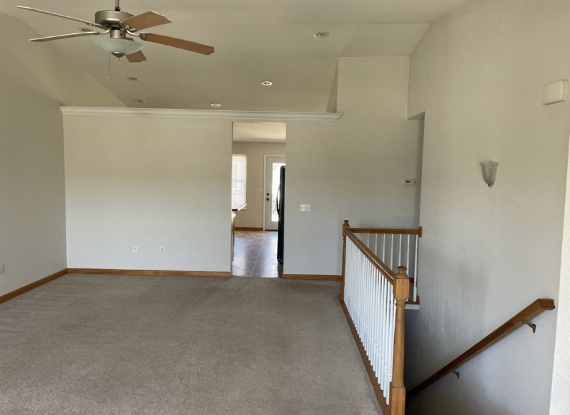 120 Auburn Ct #B - Photo 3 of 11