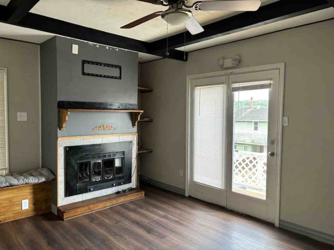 1619 Pilgrim Ct - Photo 2 of 9