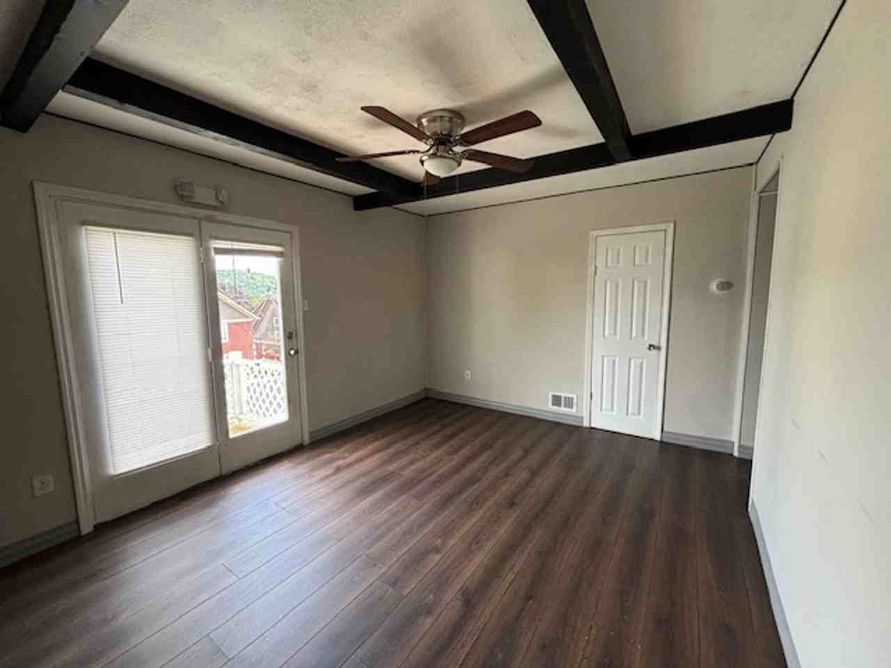 1619 Pilgrim Ct - Photo 3 of 9