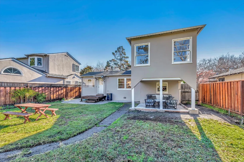 410 Hobart Ave - Photo 2 of 20