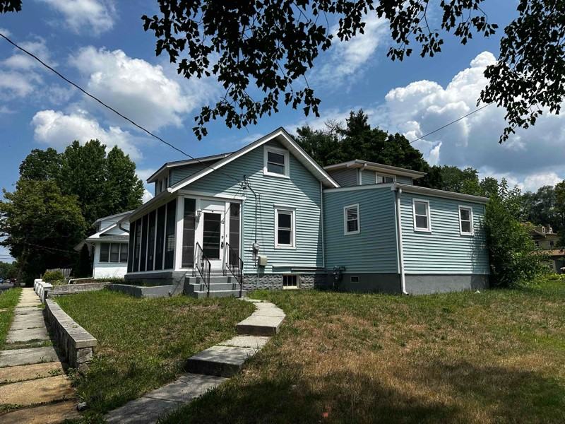 30 Mercer Ave - Photo 2 of 7