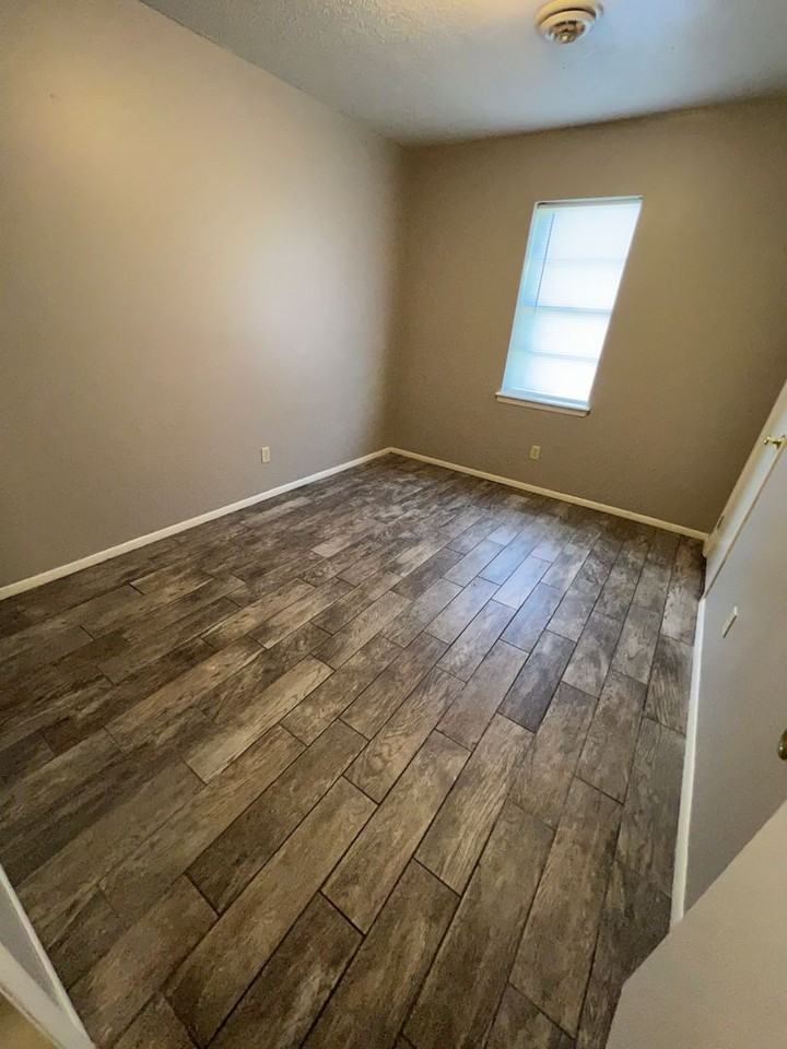 905 O St - Photo 3 of 14