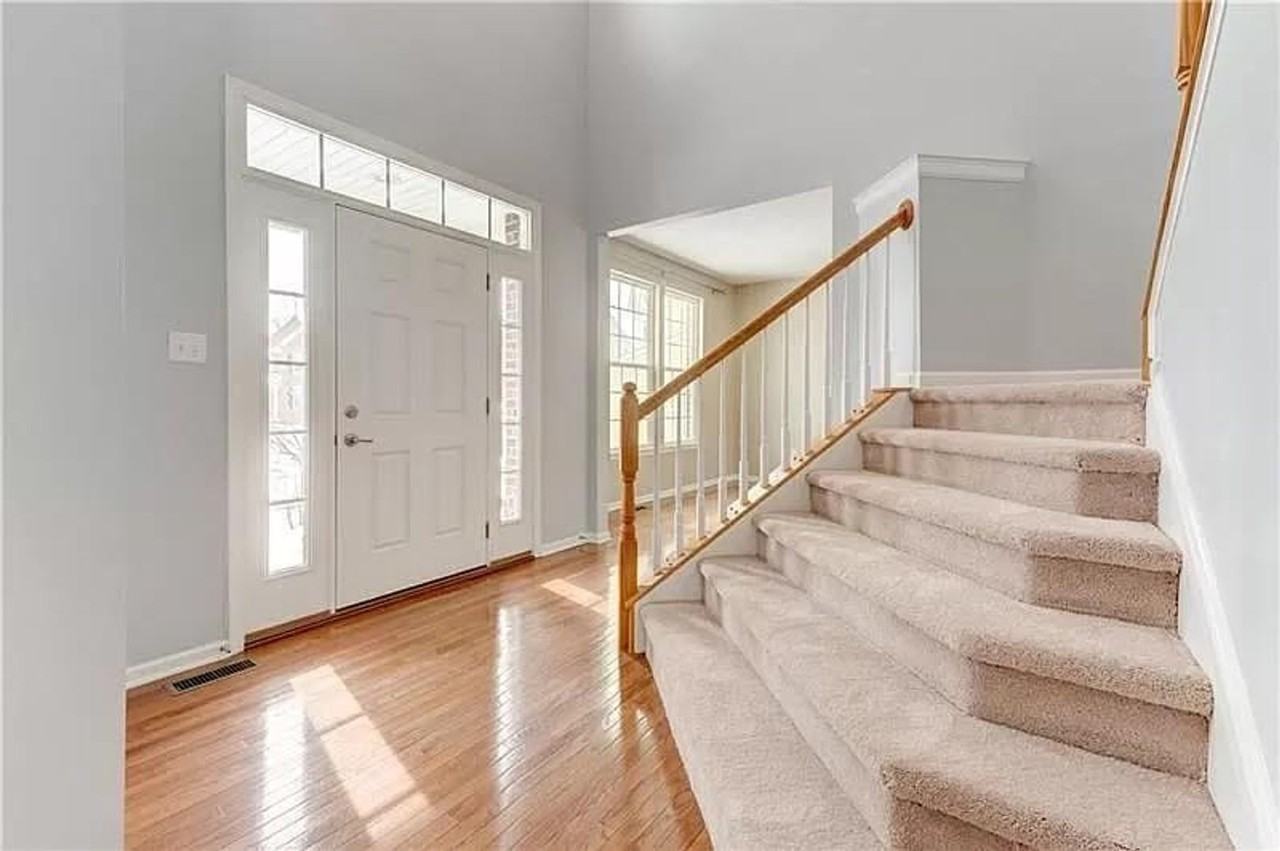 7020 Sherwood Dr - Photo 2 of 18