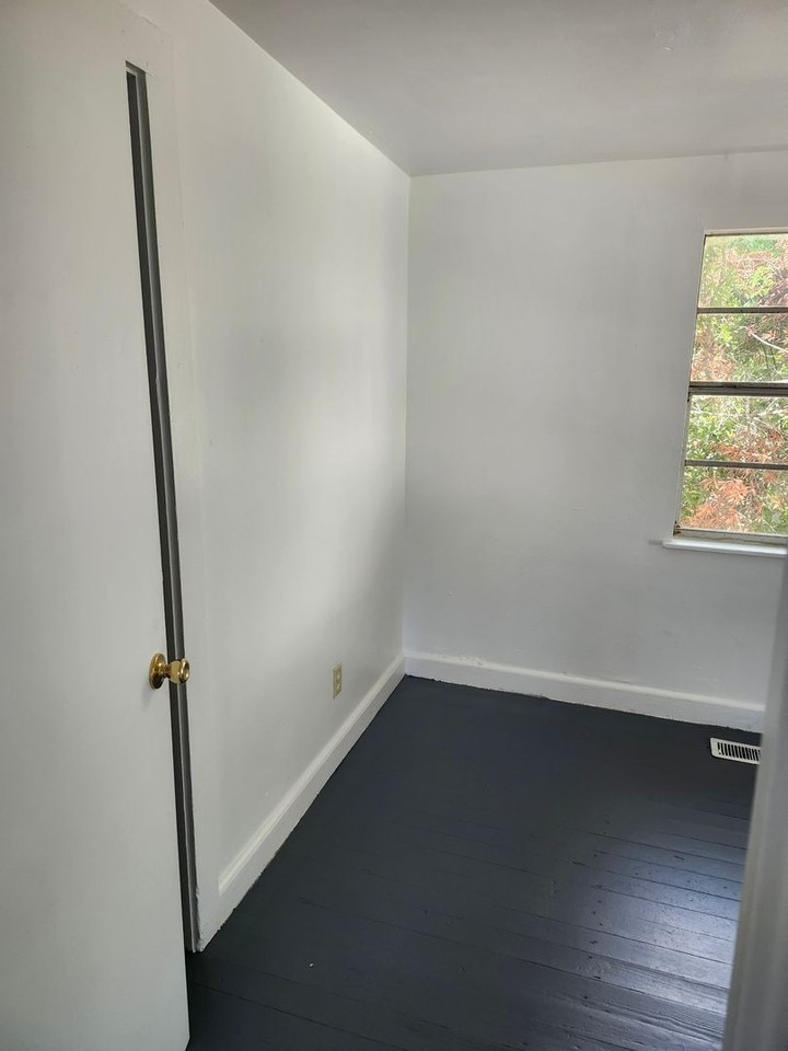 715 Liberty St - Photo 7 of 11