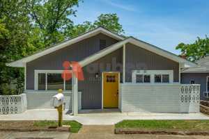 featured image of 1813 E 4th St