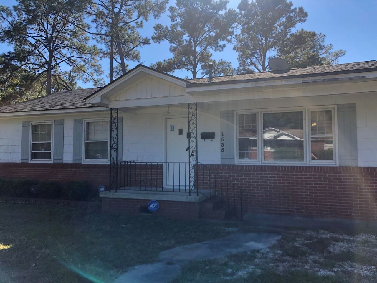 1535 E 52nd St - Photo 2 of 21