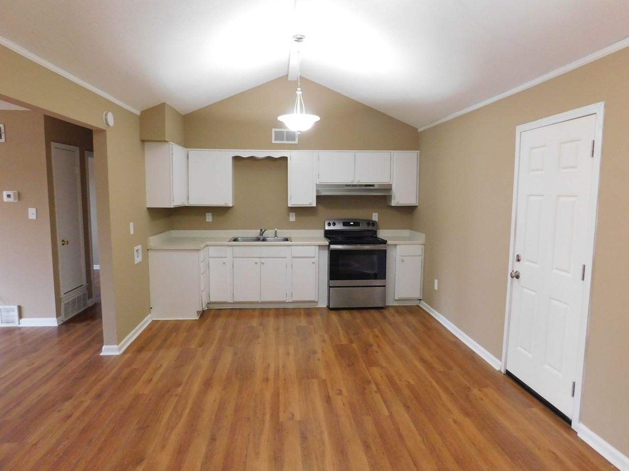 7868 Trafton Cv S - Photo 4 of 33