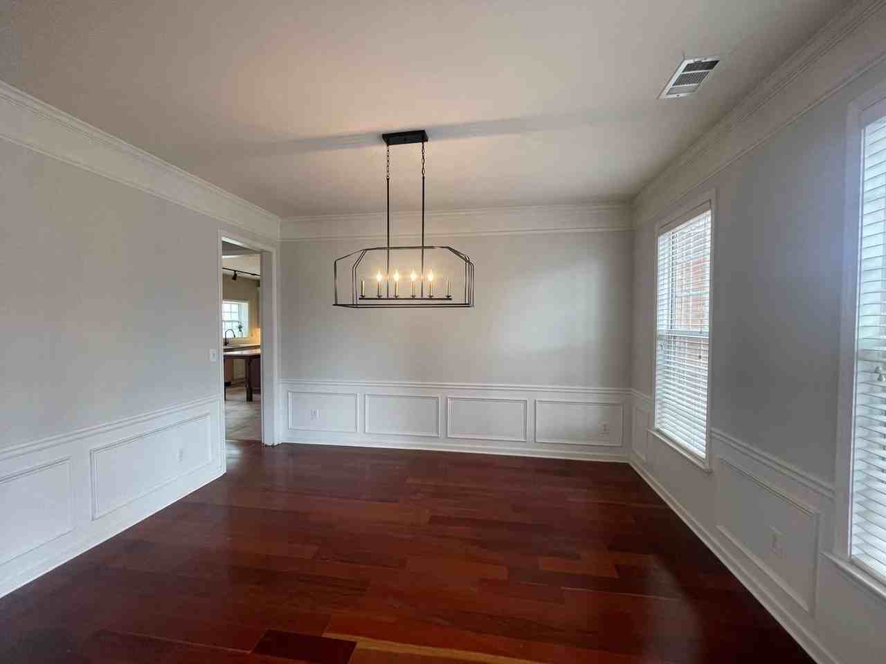 11310 Crossington Rd - Photo 7 of 30