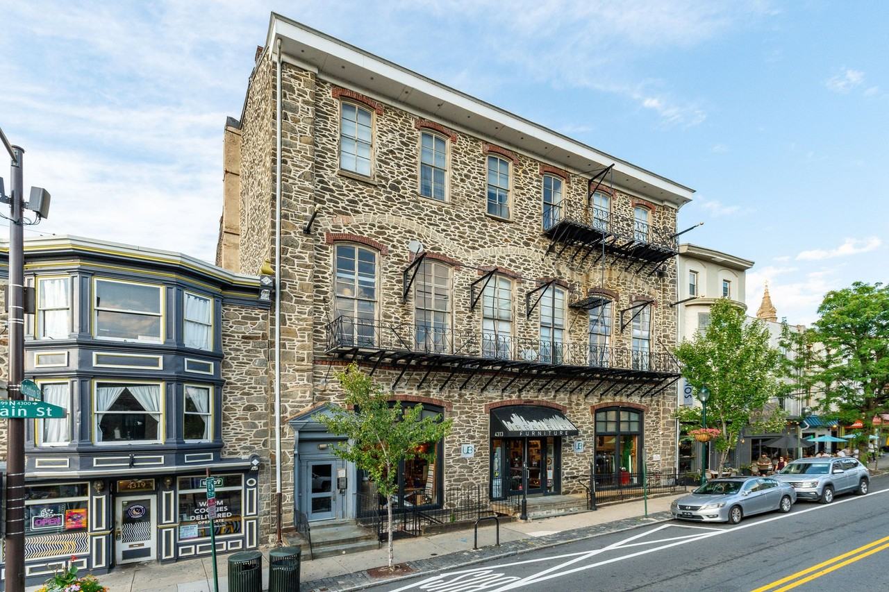 4313 Main Street - Photo 2 of 26