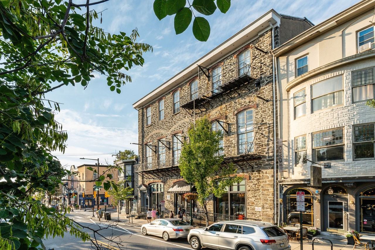 4313 Main Street - Photo 3 of 26