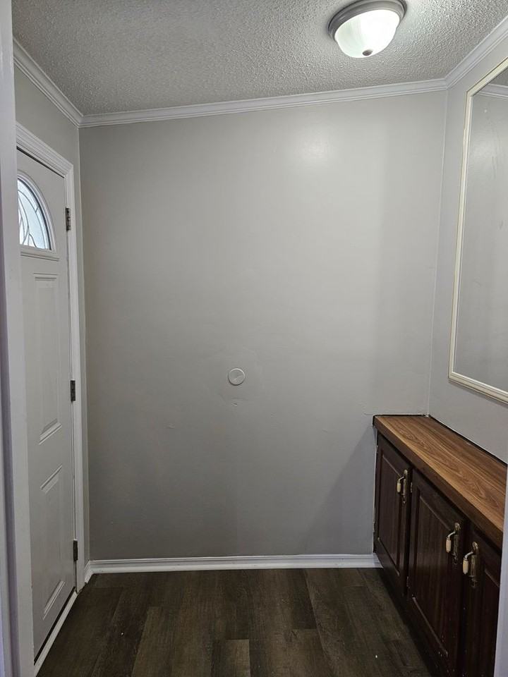 68 Constitution Way - Photo 2 of 17