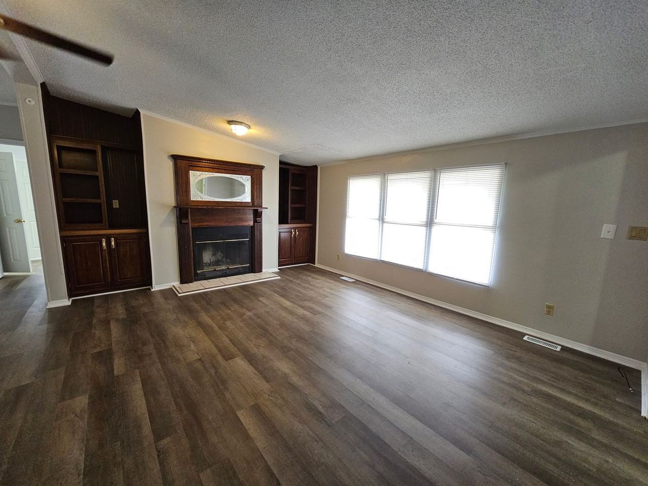 68 Constitution Way - Photo 3 of 17