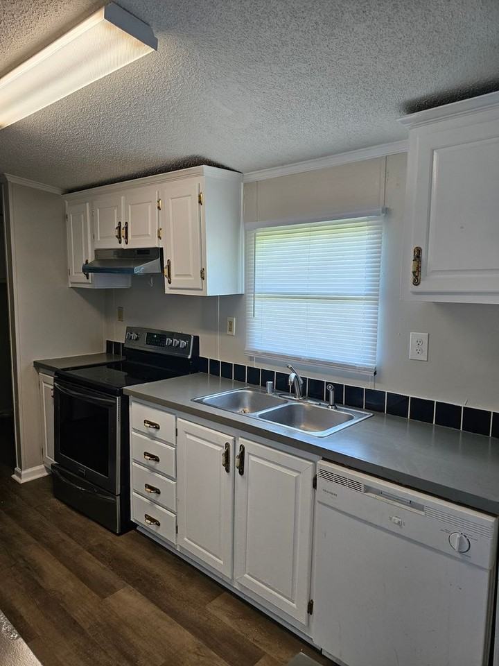 68 Constitution Way - Photo 5 of 17